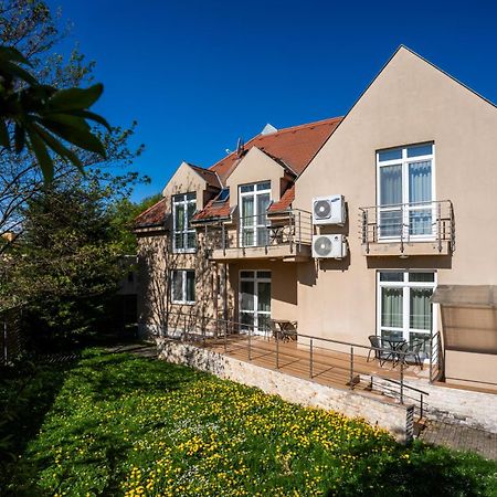 B&B Lajta Park Мошонмадьяровар Экстерьер фото